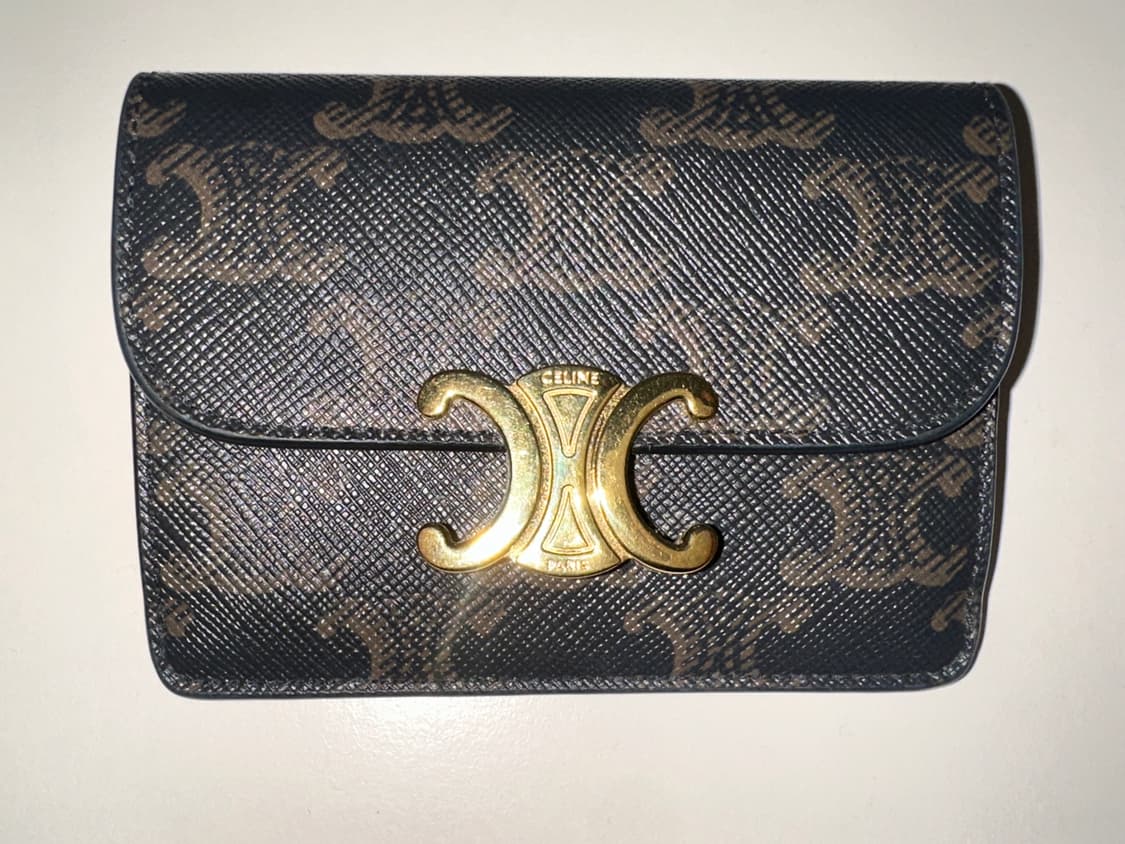 셀린느 트리옹프 캔버스 플랩 카드지갑 상품이미지1