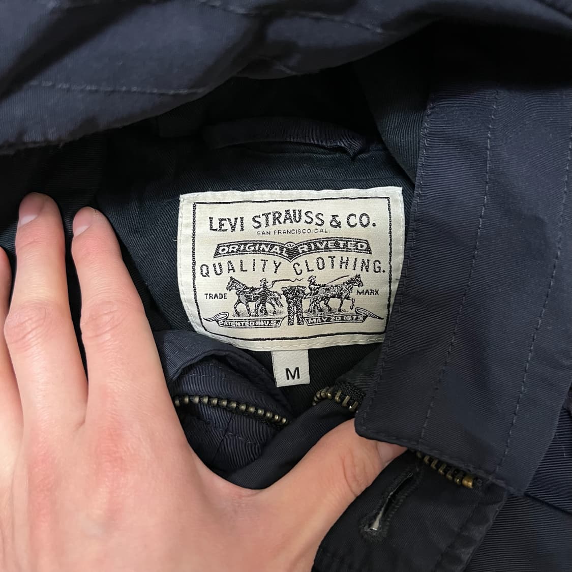 리바이스 남성 구스다운 후드 야상 롱패딩 M/95  상품이미지4