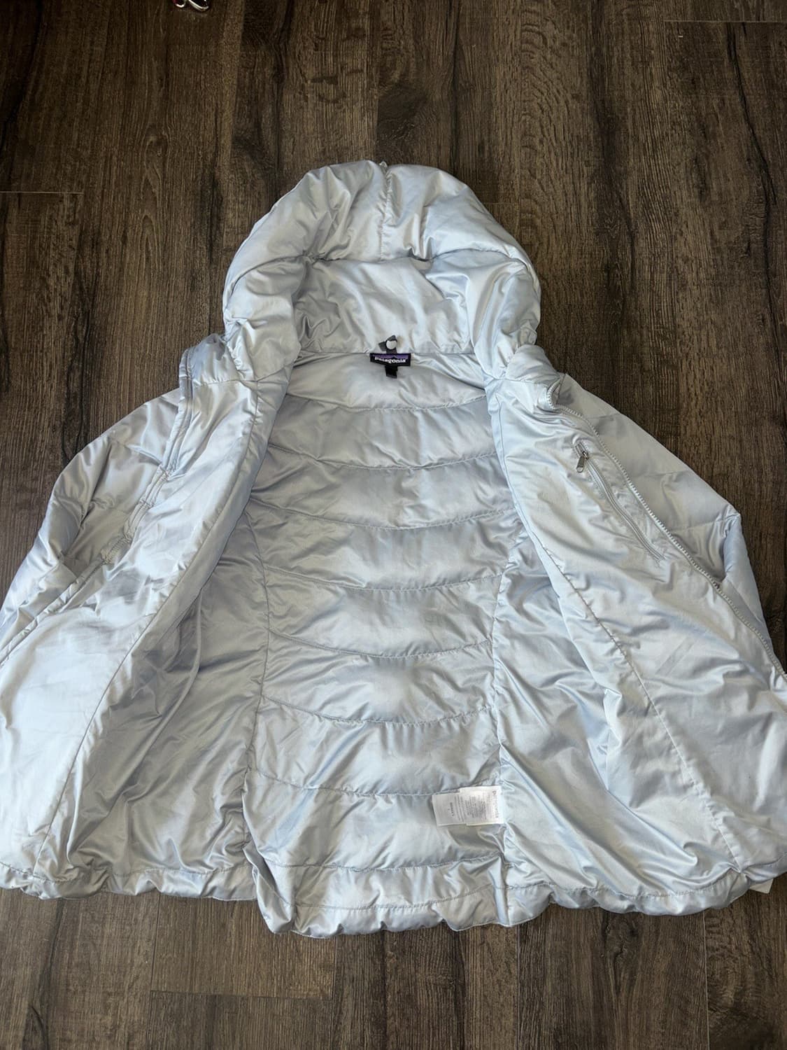 파타고니아 다운타운 로프트 후디 경량패딩 실버 상품이미지2