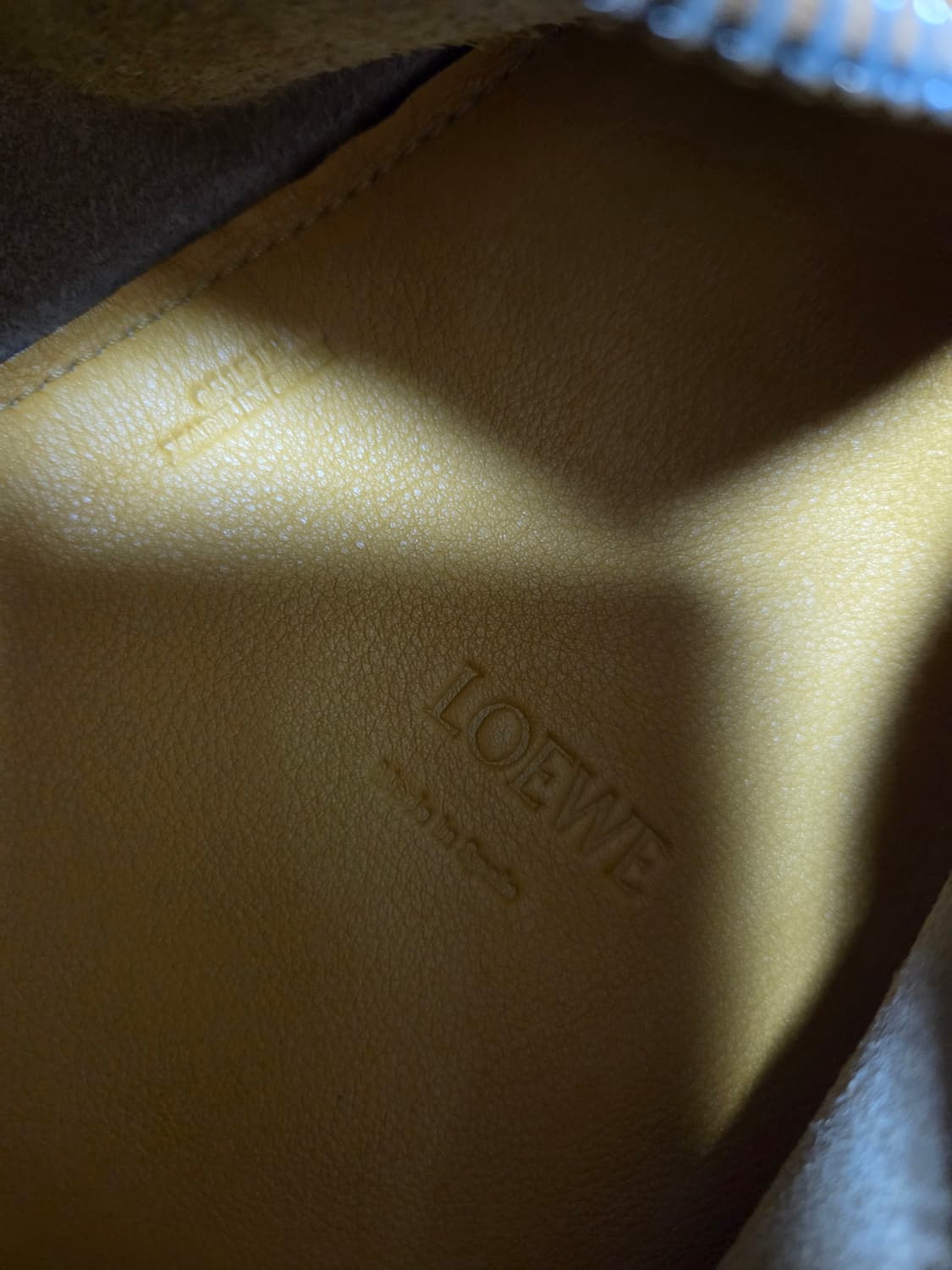 로에베 안톤백팩 겨자색 상품이미지6