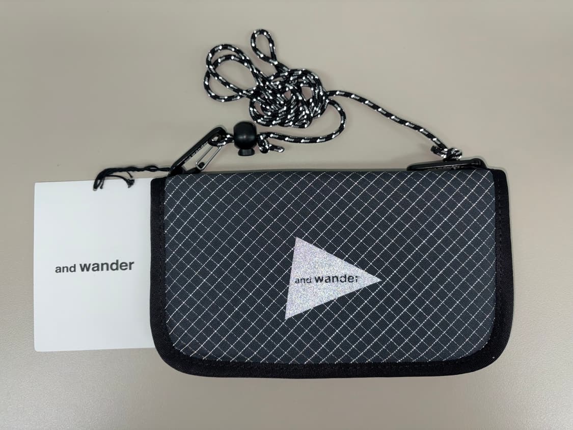 [무료배송]앤드원더 립 파우치 챠콜 신품 사코슈 크로스백 상품이미지2