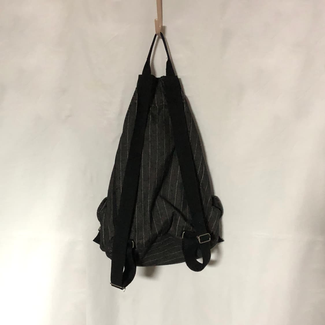 스트라이프 쓰리 포켓 백팩 그레이 상품이미지10