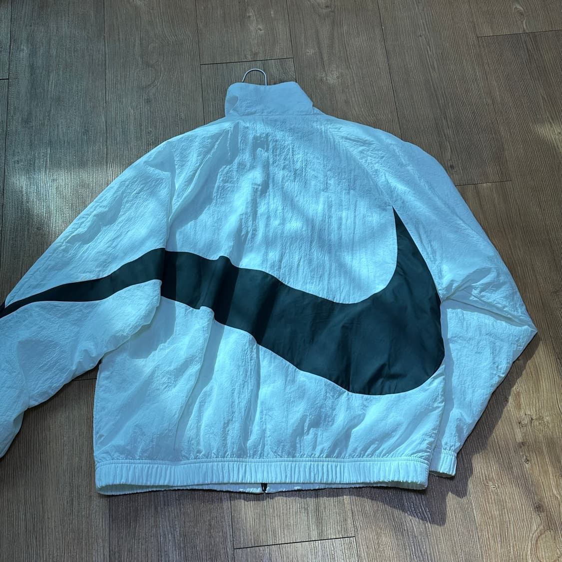 나이키 빅스우시 바람막이 화이트 상품이미지2