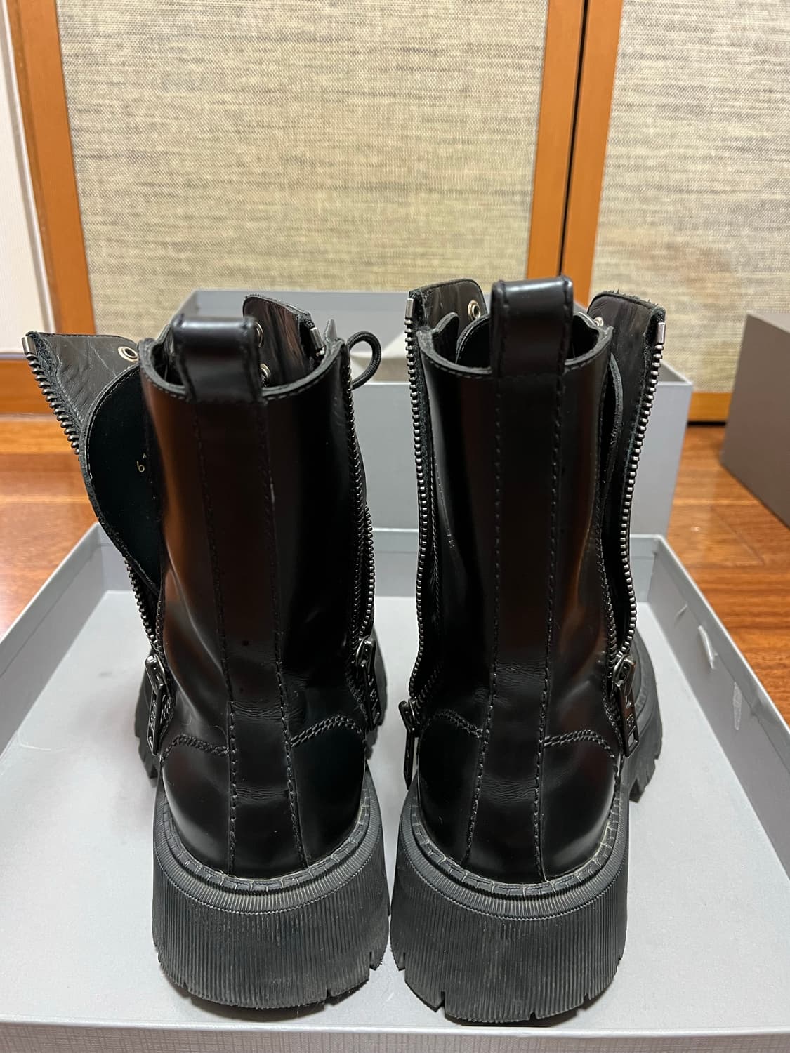 발렌시아가 트랙터 부츠 상품이미지2