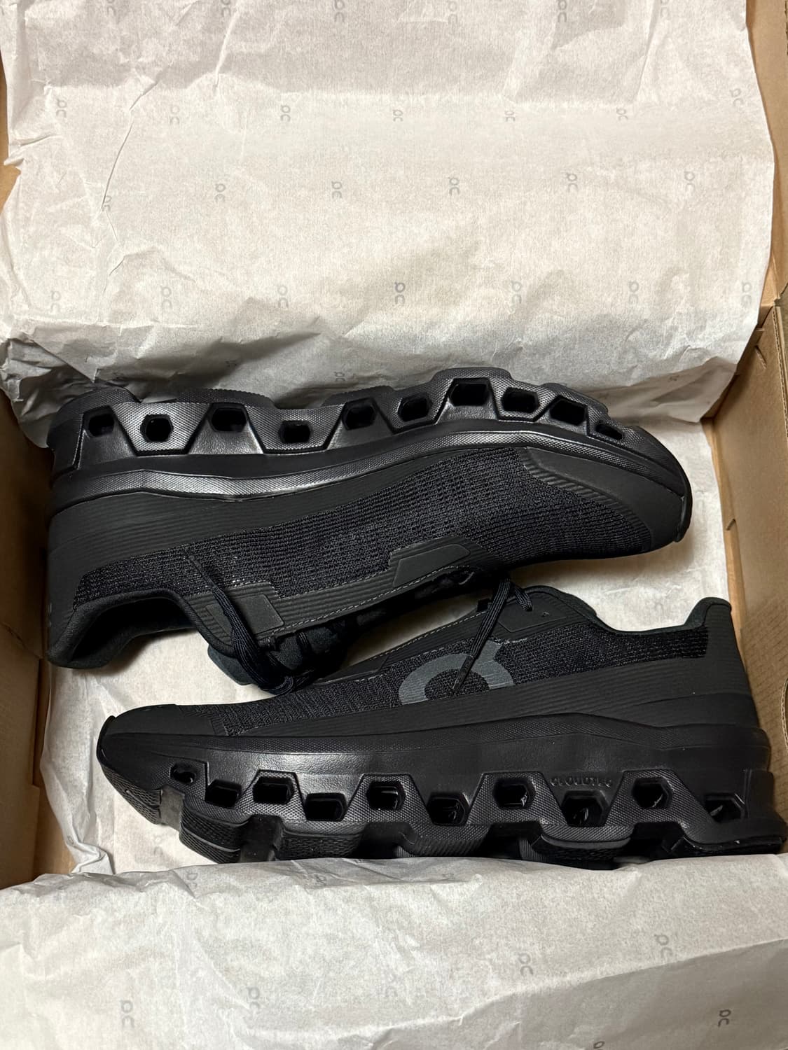 (새상품) 온러닝 클라우드몬스터 보이드 285(EU44.5) 상품이미지2