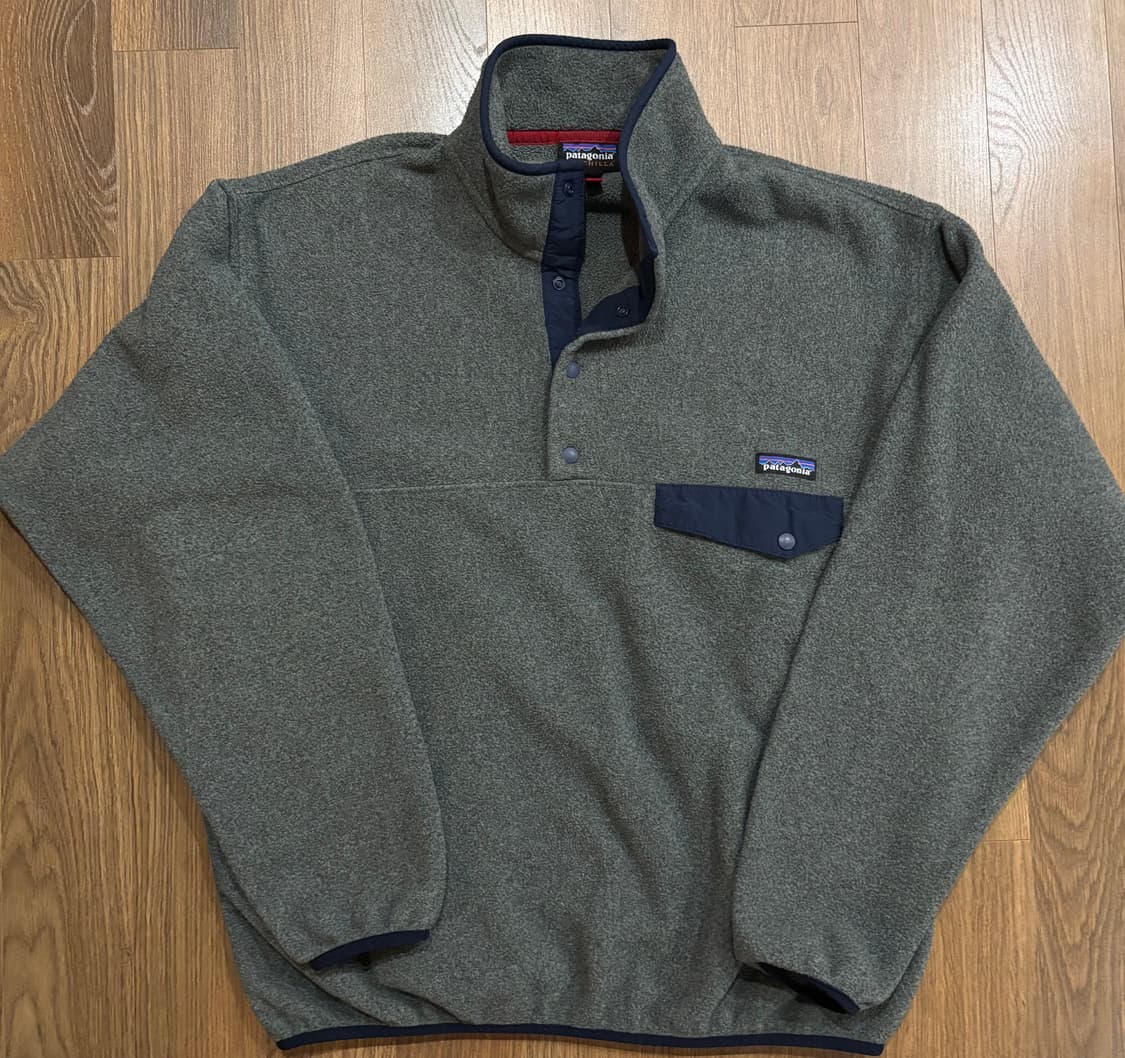 파타고니아 라이트웨이트 신칠라 니켈 네이비 L사이즈 판매합니다. 상품이미지1