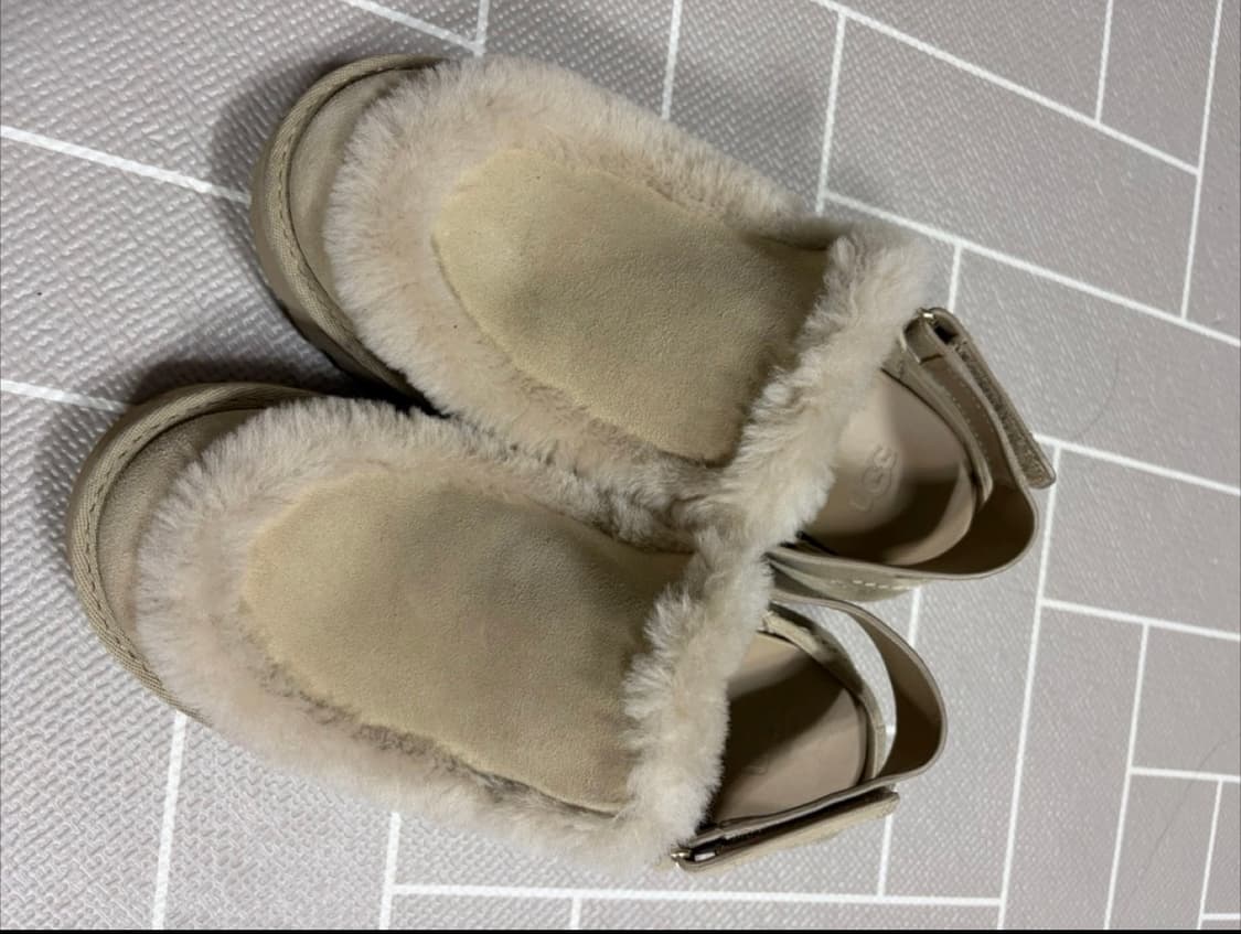 Ugg 클로그 235 상품이미지1