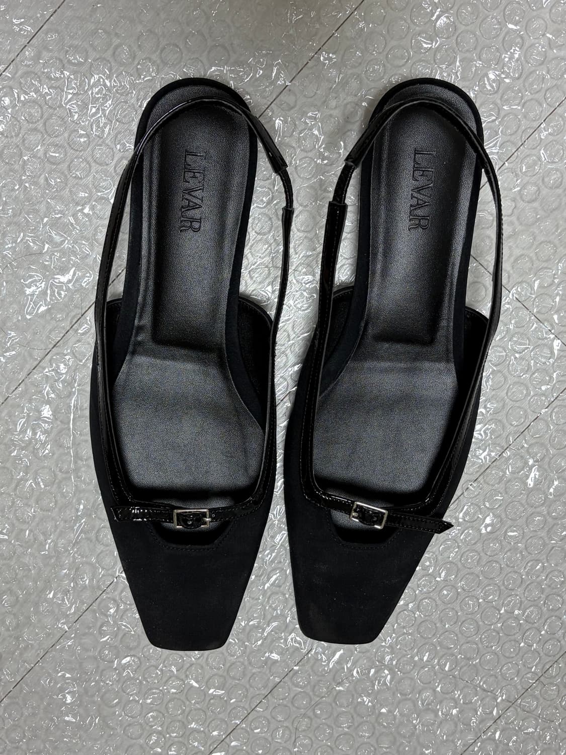 LEVAR 스트랩 슬링백 펌프스 블랙 콤비 240 상품이미지1