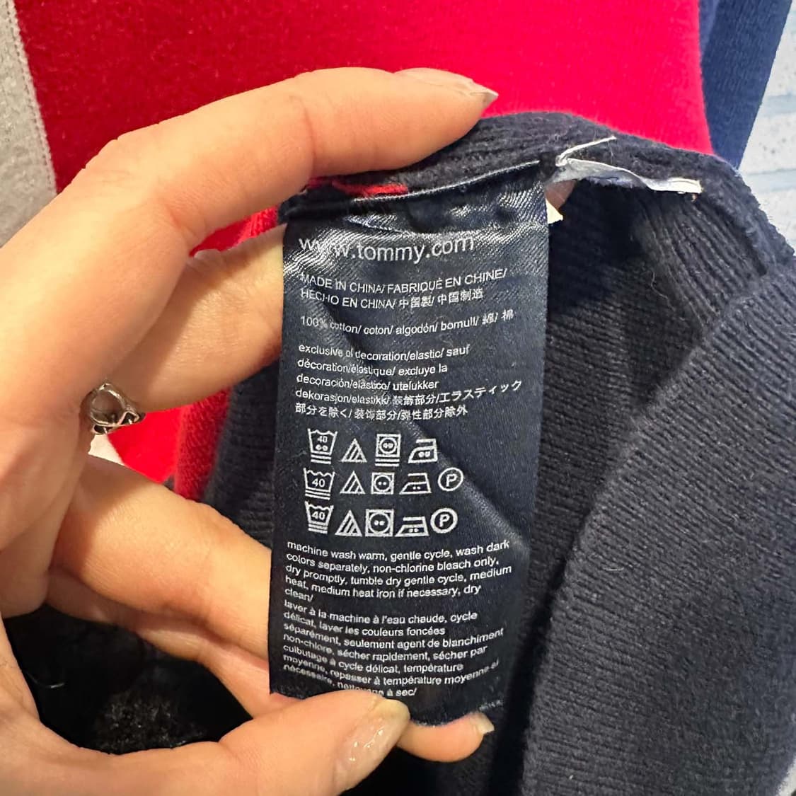 타미힐피거 니트 라운드넥 앞면 배색 디테일 네이비 상품이미지7