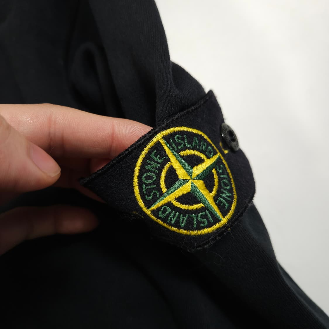 스톤아일랜드 와펜 맨투맨  상품이미지4