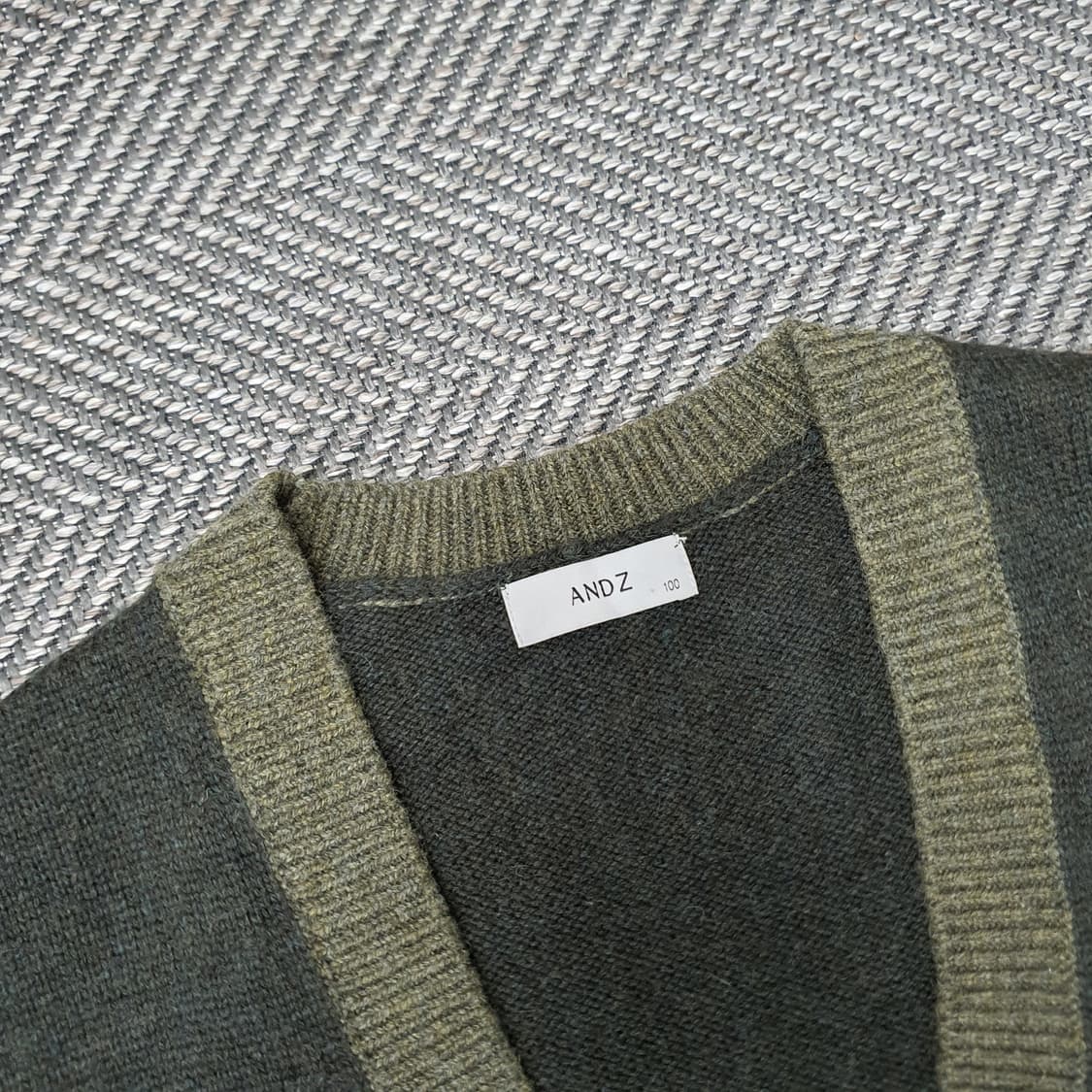 앤드지 브이넥 니트 가디건 남자105~110 상품이미지2