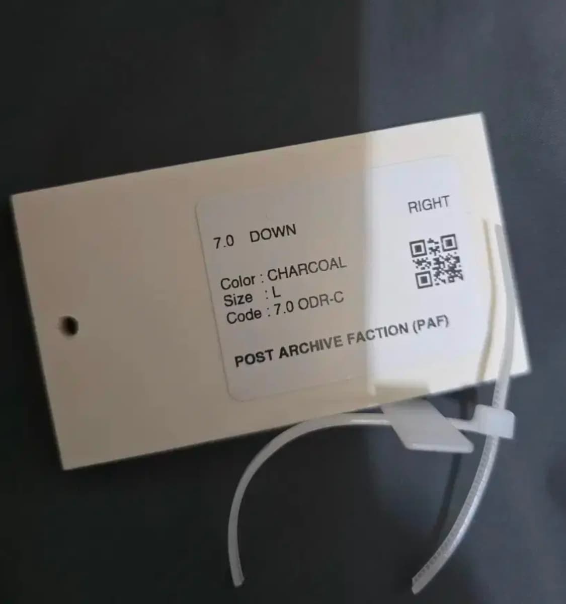 [L]PAF 7.0 DOWN RIGHT 포스트아카이브팩션 파프패딩 차콜 상품이미지4