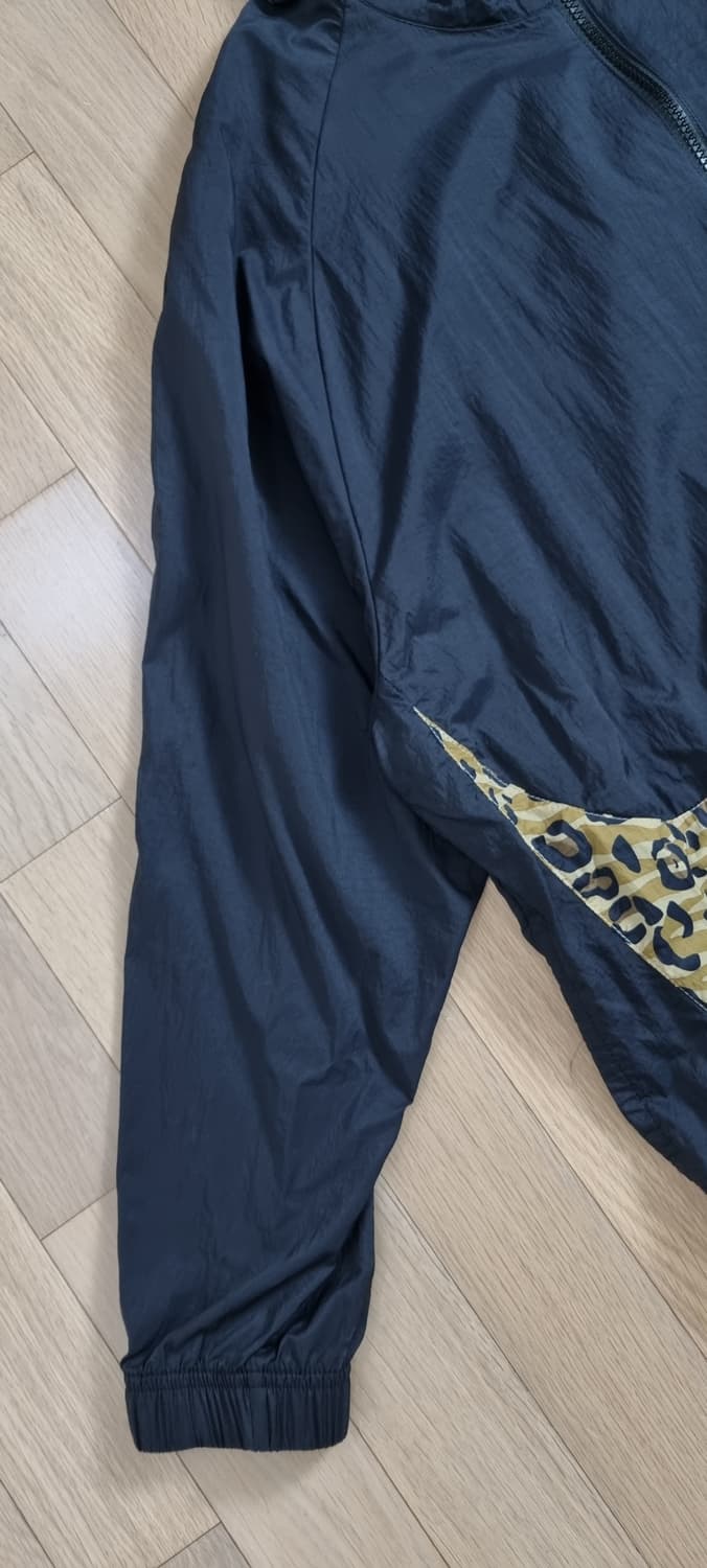 나이키 애니멀 프린트 스우시 바람막이 XL _ 여성 상품이미지4