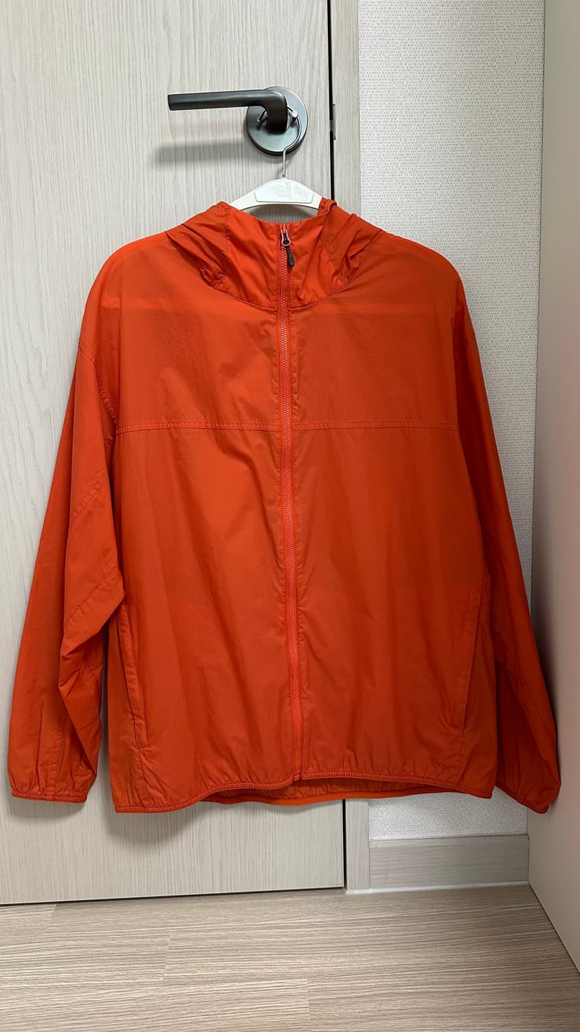 유니클로 바람막이 상품이미지1