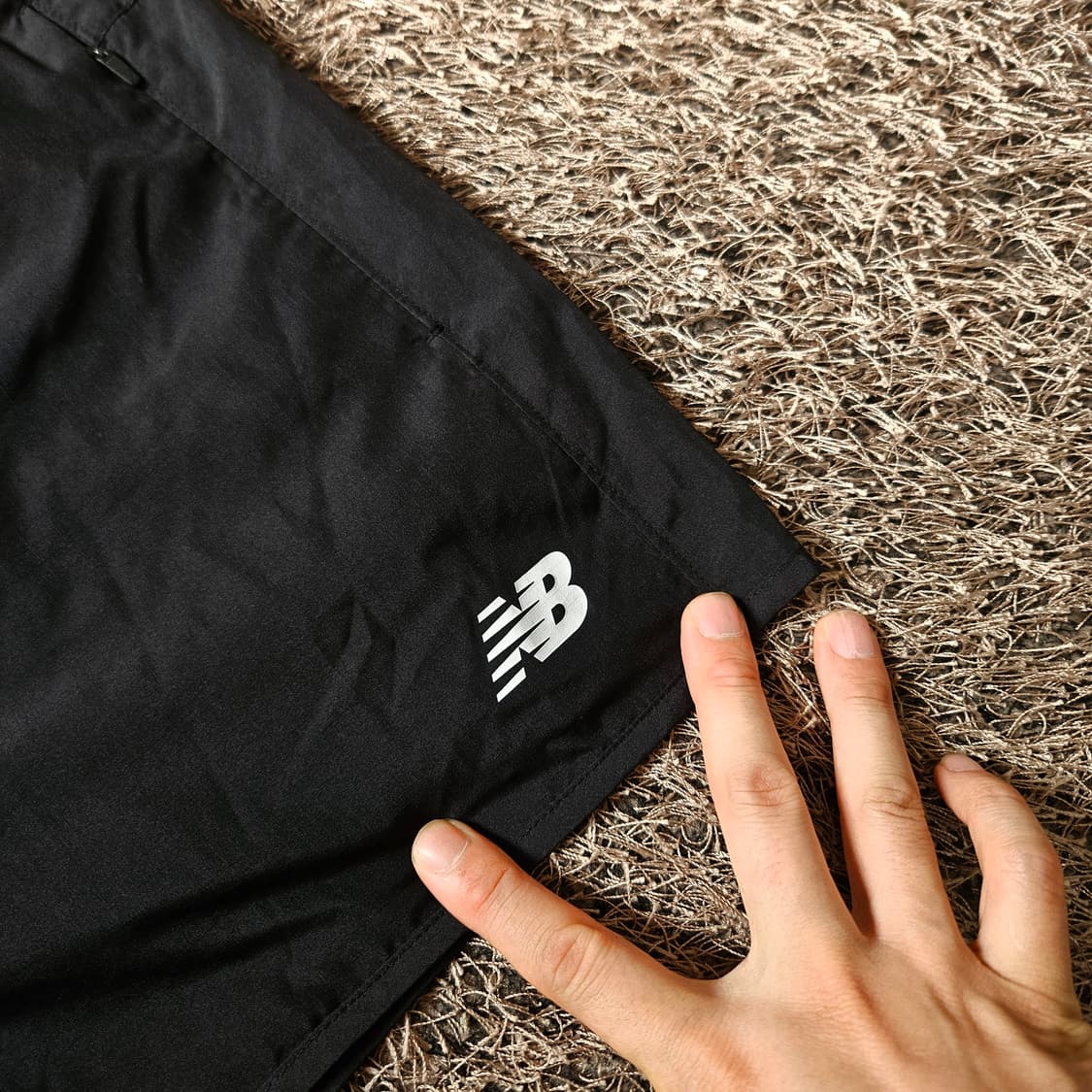 뉴발란스 24ss 스포티 나일론 러닝 3부 쇼츠 M size 상품이미지3