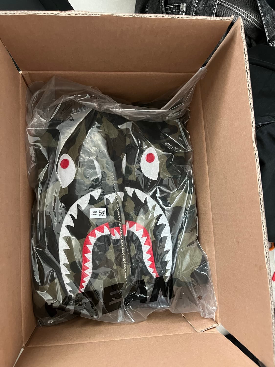 베이프 더블샤크후드 미개봉 팝니다 상품이미지3