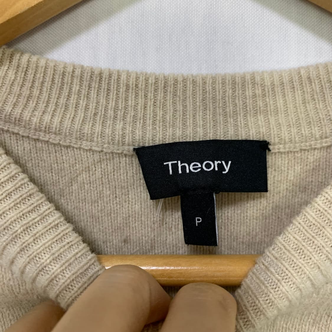 Theory 띠어리 캐시미어 100 니트 스웨터 아이보리 상품이미지6