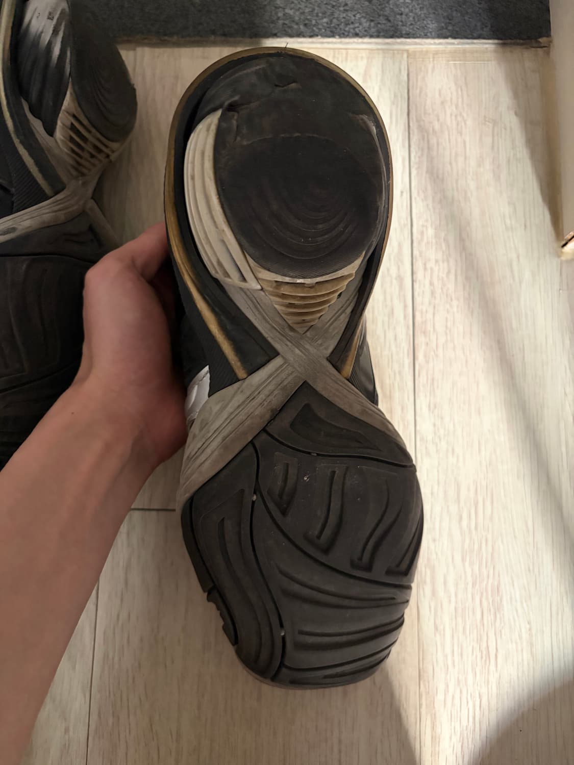발렌시아가 타이렉스 41 상품이미지2