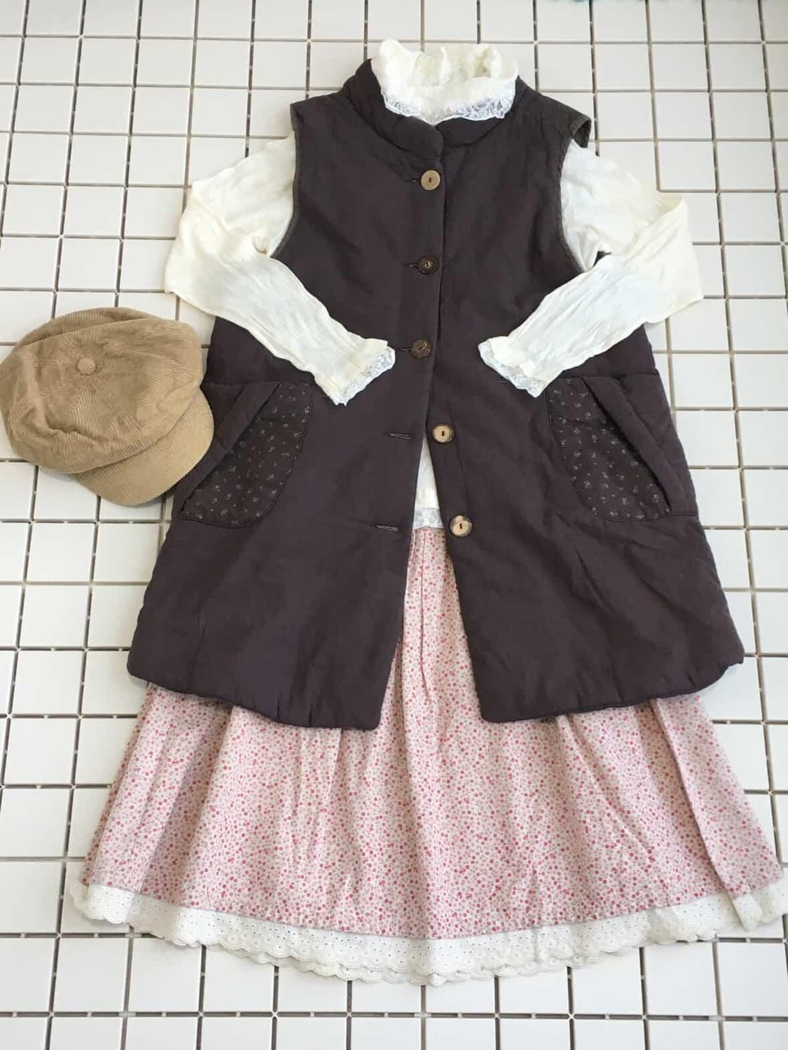 모리걸 빈티지 브라운 누빔 잔꽃패턴 조끼 상품이미지1