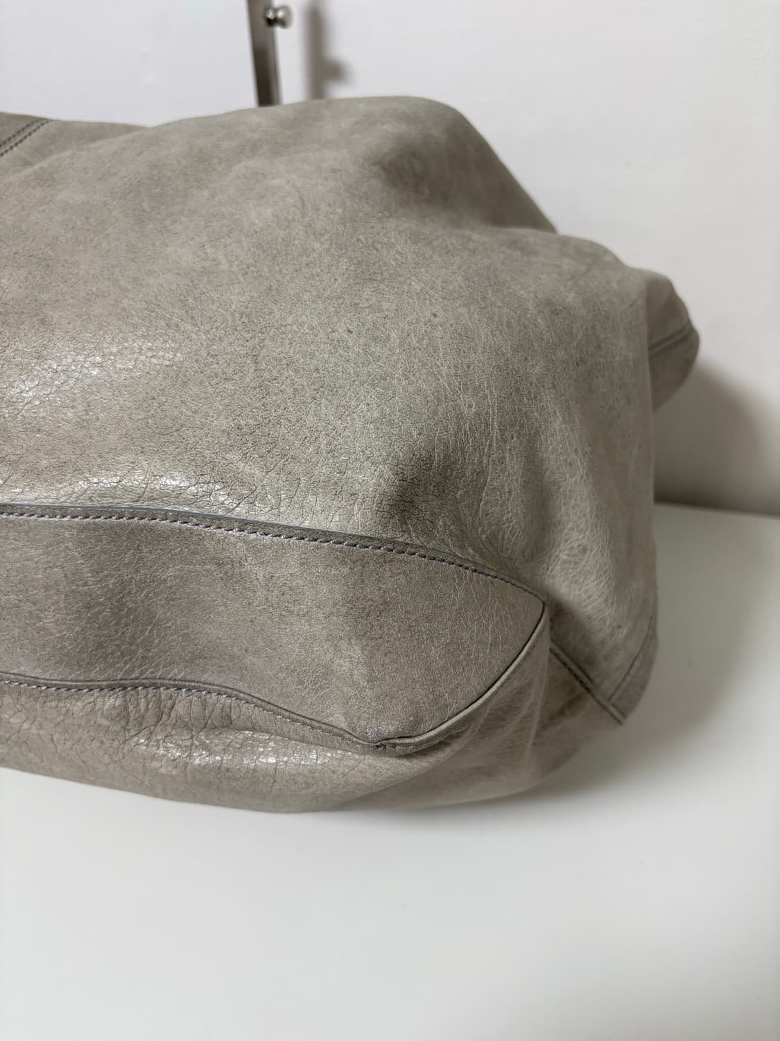 발렌시아가 커리어 모터백 상품이미지5