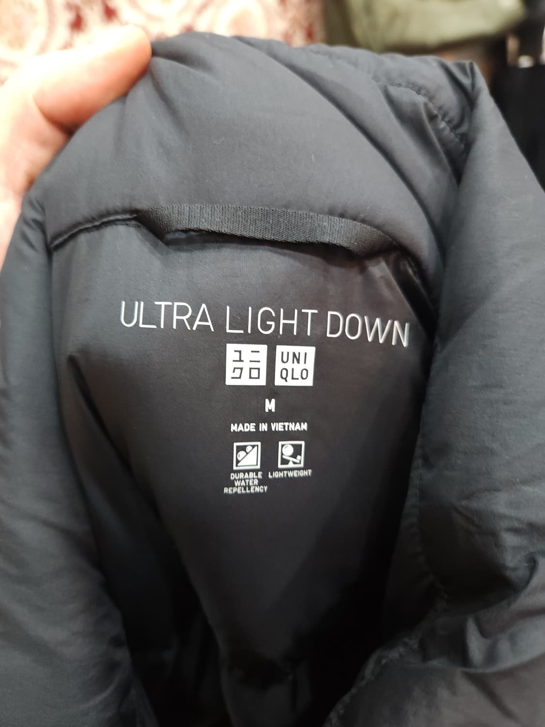 유니클로 울트라 라이트 볼륨 경량 패딩점퍼

 상품이미지4