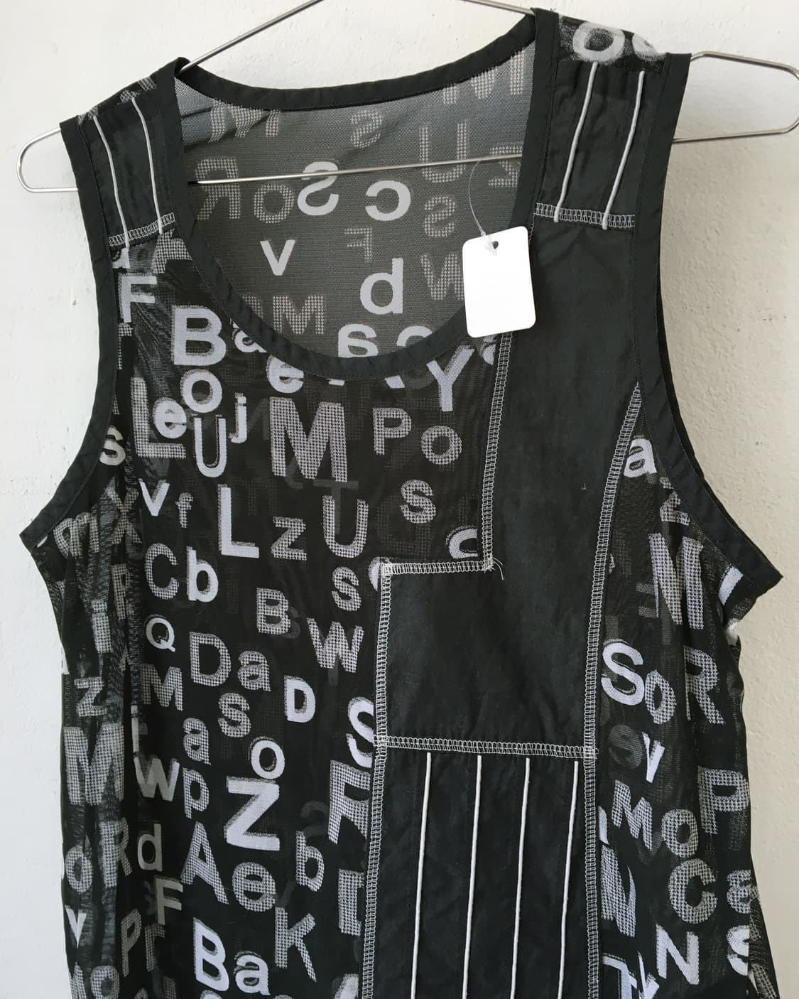 Lettering printing mesh sleeveless 상품이미지3