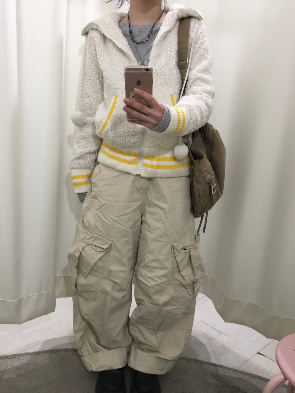 Fluffy Pom Hoodie 상품이미지1