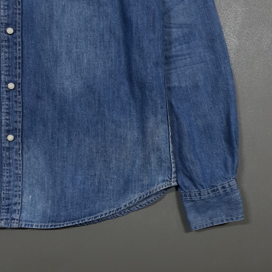 L) 폴로 데님앤서플라이 자개 비즈 디테일 워시드 웨스턴 데님 셔츠 상품이미지4