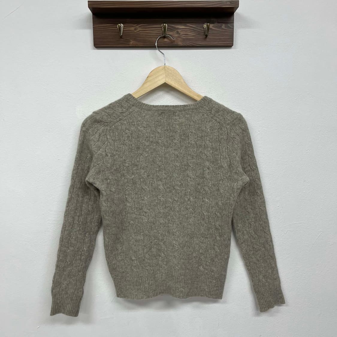 폴로 랄프로렌 울 캐시미어 브이넥 걸즈 케이블 니트 스웨터(M) 상품이미지6