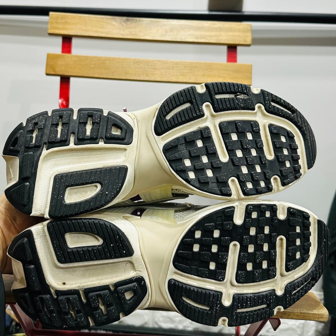 285) 나이키 운동화 남성 남자 신발 V2K 메탈릭 런 상품이미지5