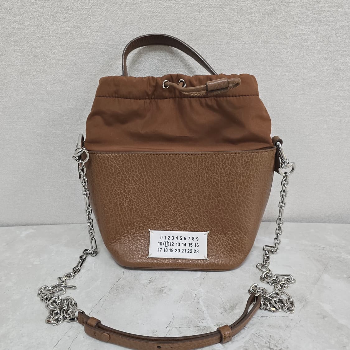 메종 마르지엘라 5ac 버킷백 브라운 판매 상품이미지1