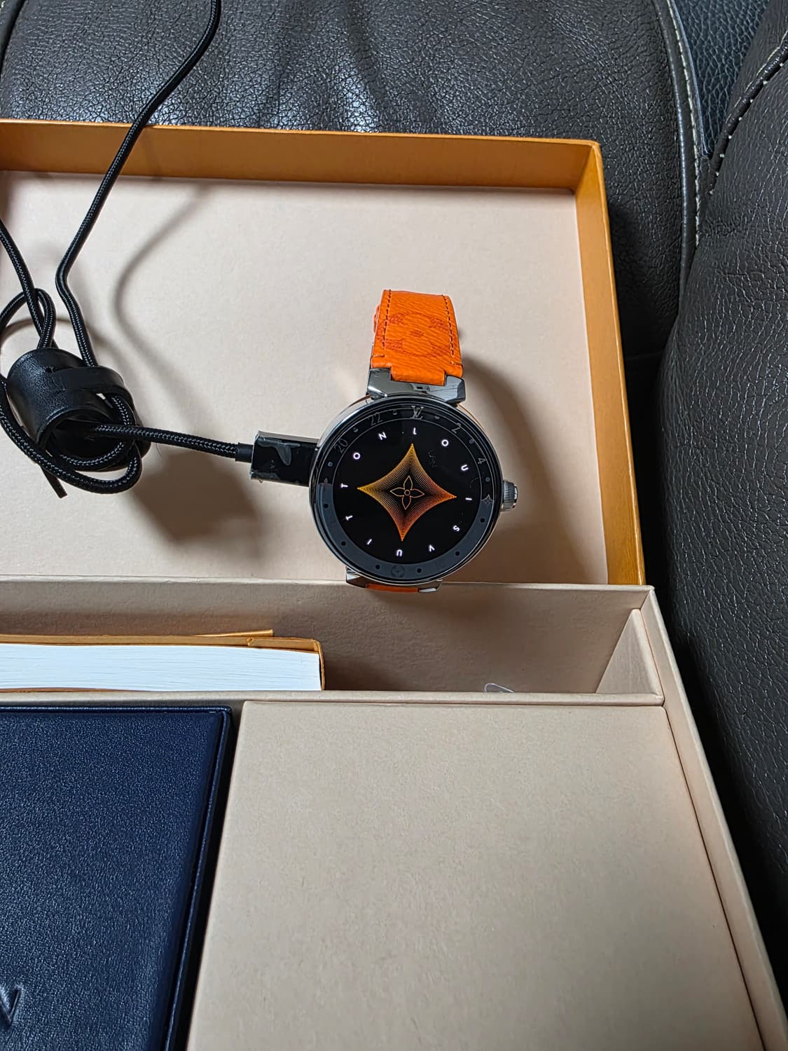 정품 루이비통 Tambour Horizon V2 스마트워치 2개 1세트  상품이미지6