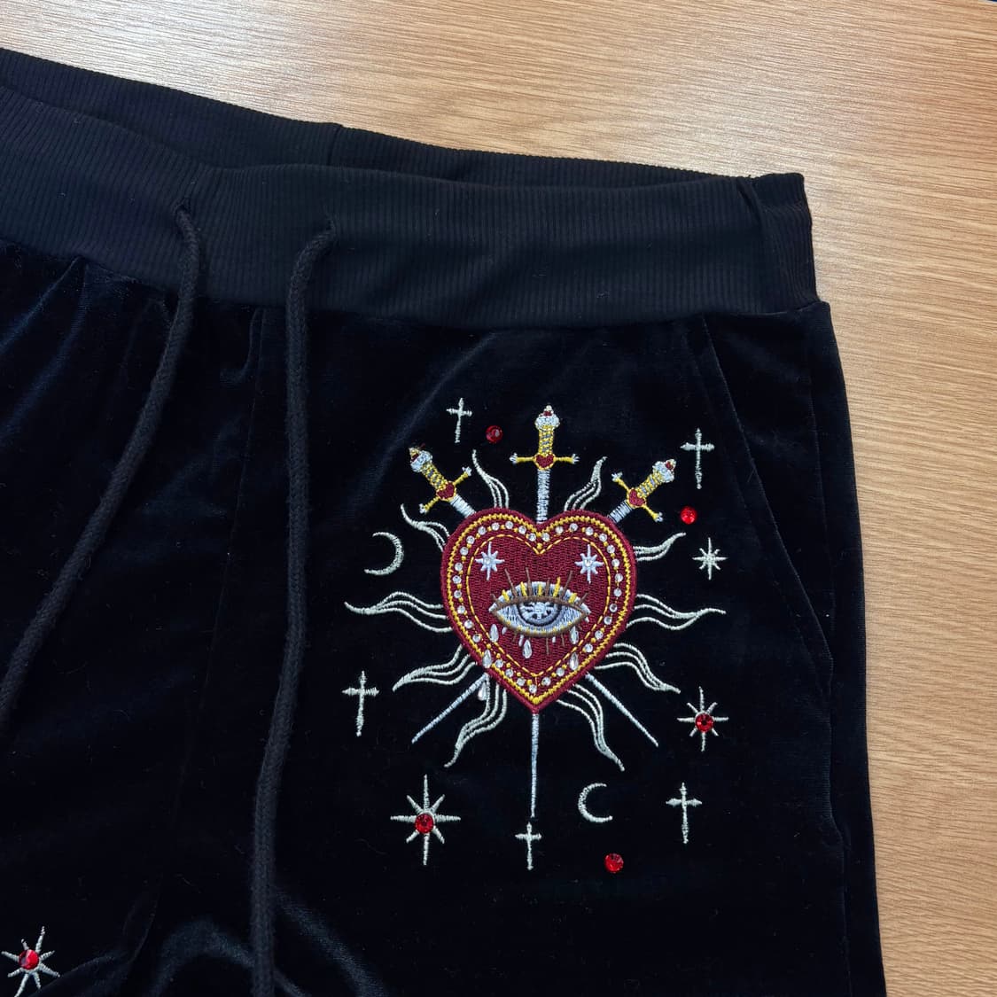 벨벳 자수 하트 블랙 펑키 반바지  쇼츠  상품이미지5