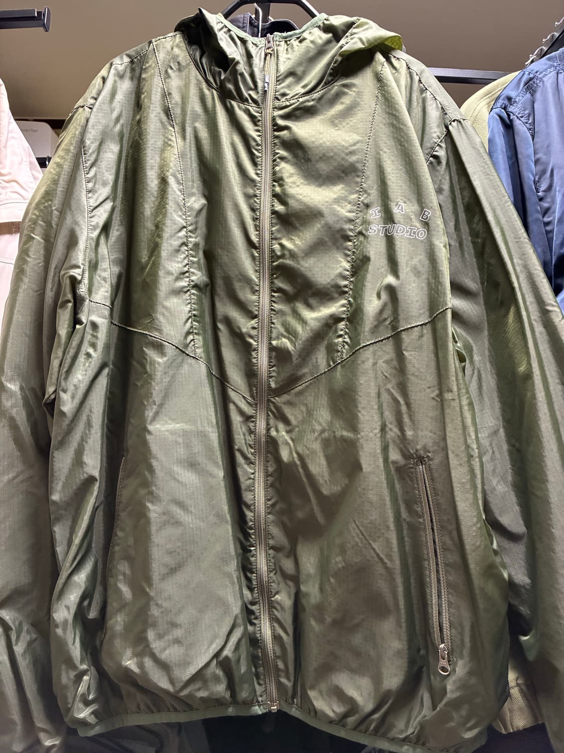 아이앱 스튜디오 립스탑 윈드 자켓 딥 그린 상품이미지3