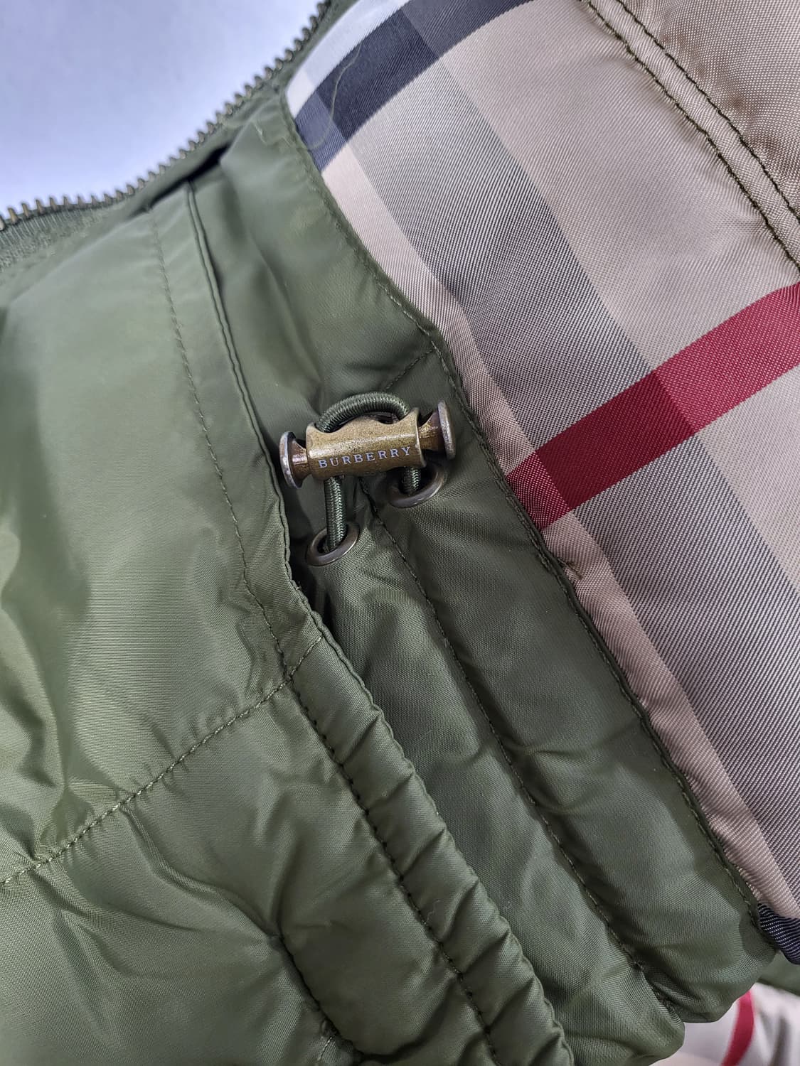 버버리 클래식 경량구스패딩 카키 90 S 상품이미지8