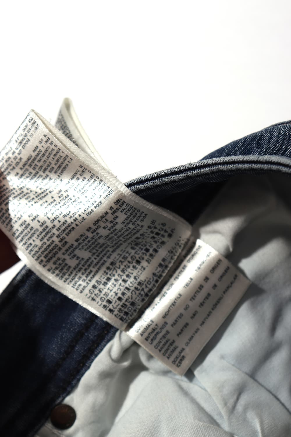 DIESEL DARRON 레귤러 슬림 스트레이트 워싱 투웨이 데님 진  상품이미지7