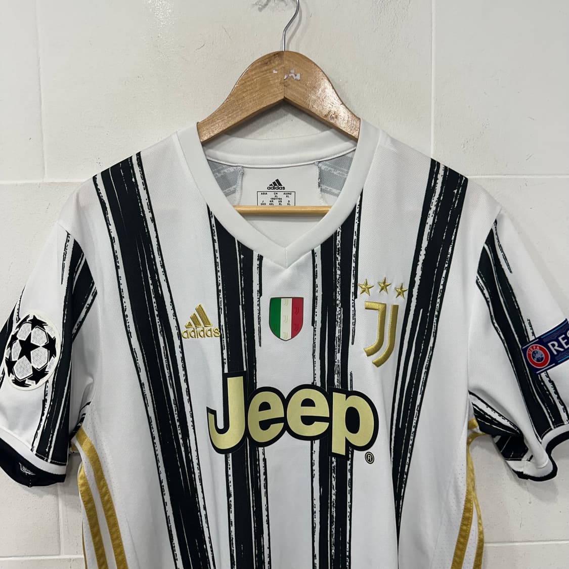 20-21 유벤투스 홈 디발라 유니폼 상품이미지2