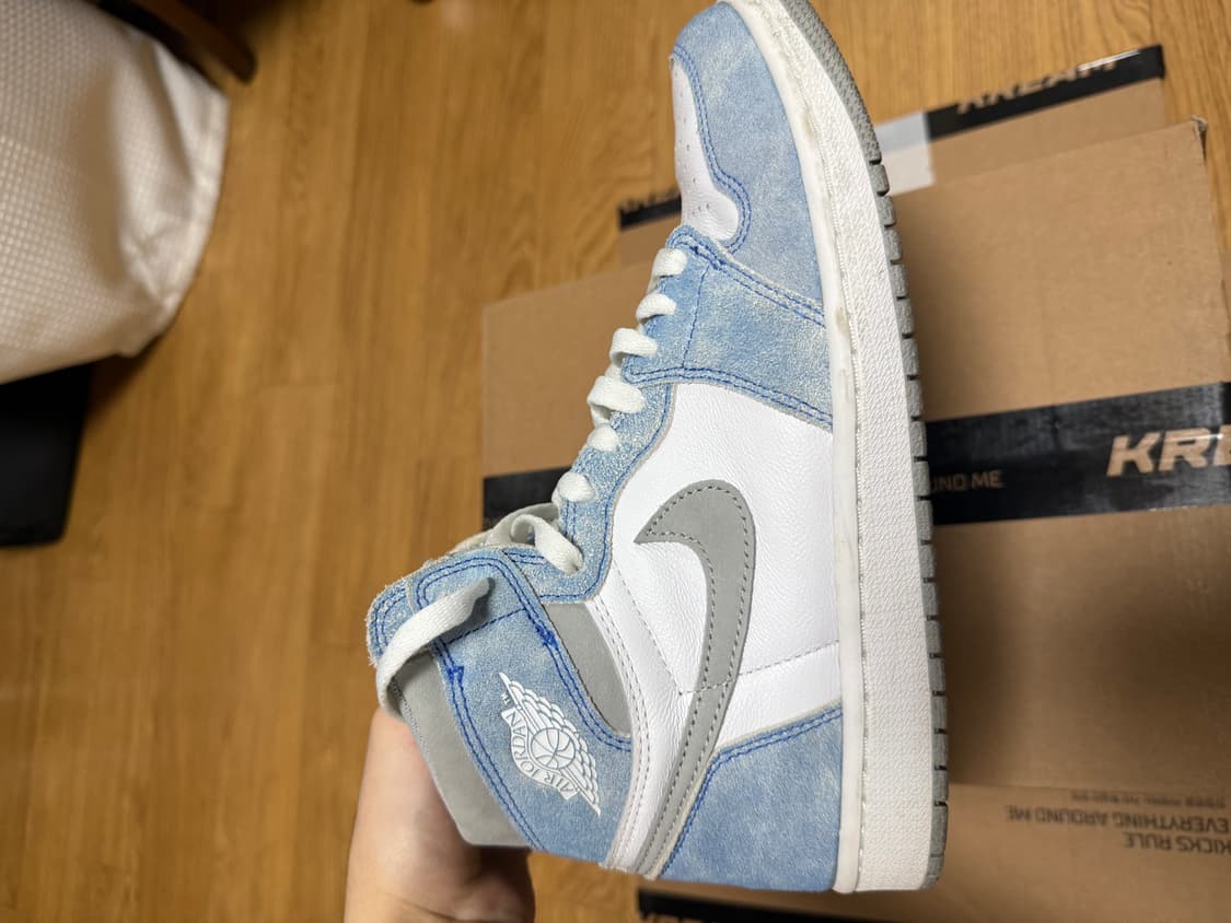 260) 조던 1 하이 OG 하이퍼로얄 상품이미지3