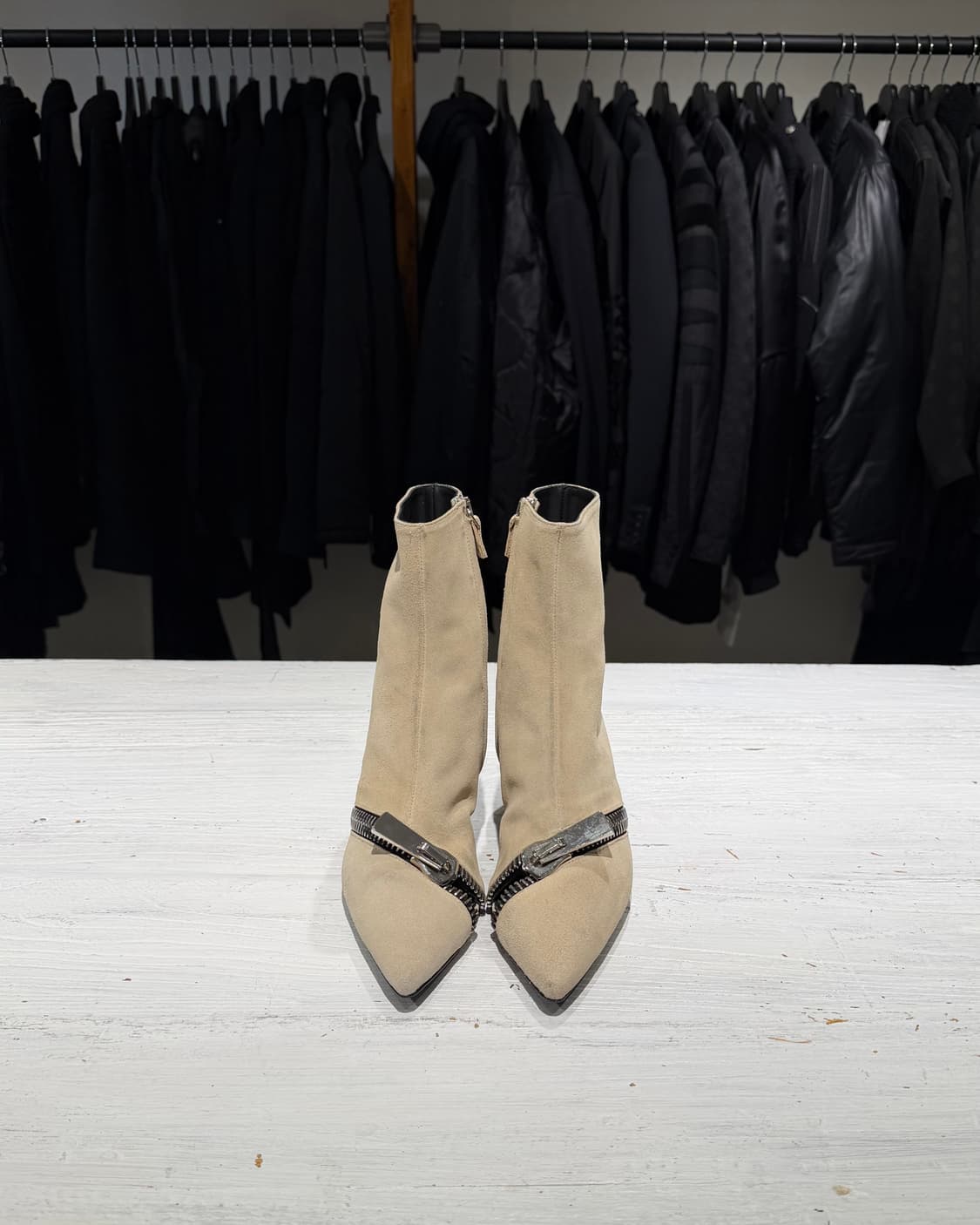 코페르니 베이지 스웨이드 지퍼디테일 앵클부츠 상품이미지2