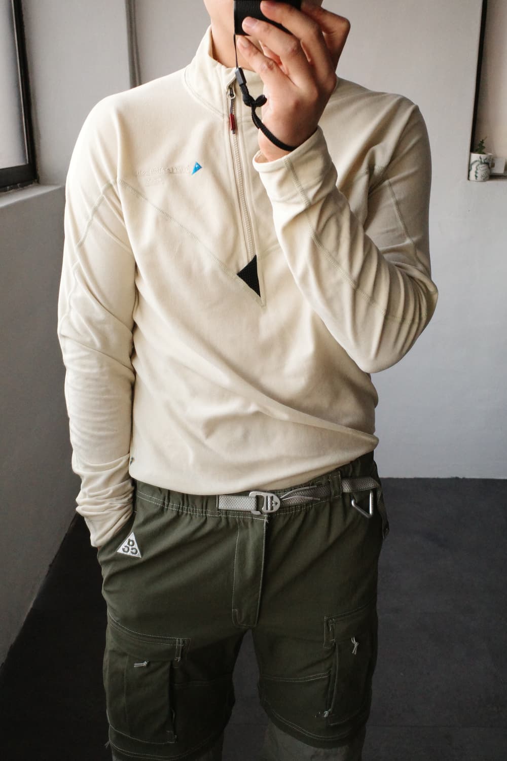 클라터뮤젠 시긴 하프집 스웨터 상품이미지2