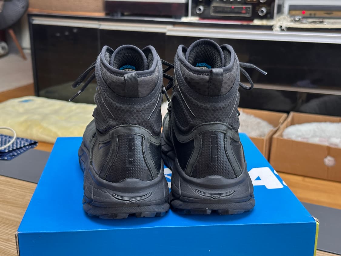 hoka 토르 울트라 하이 BLK 상품이미지3