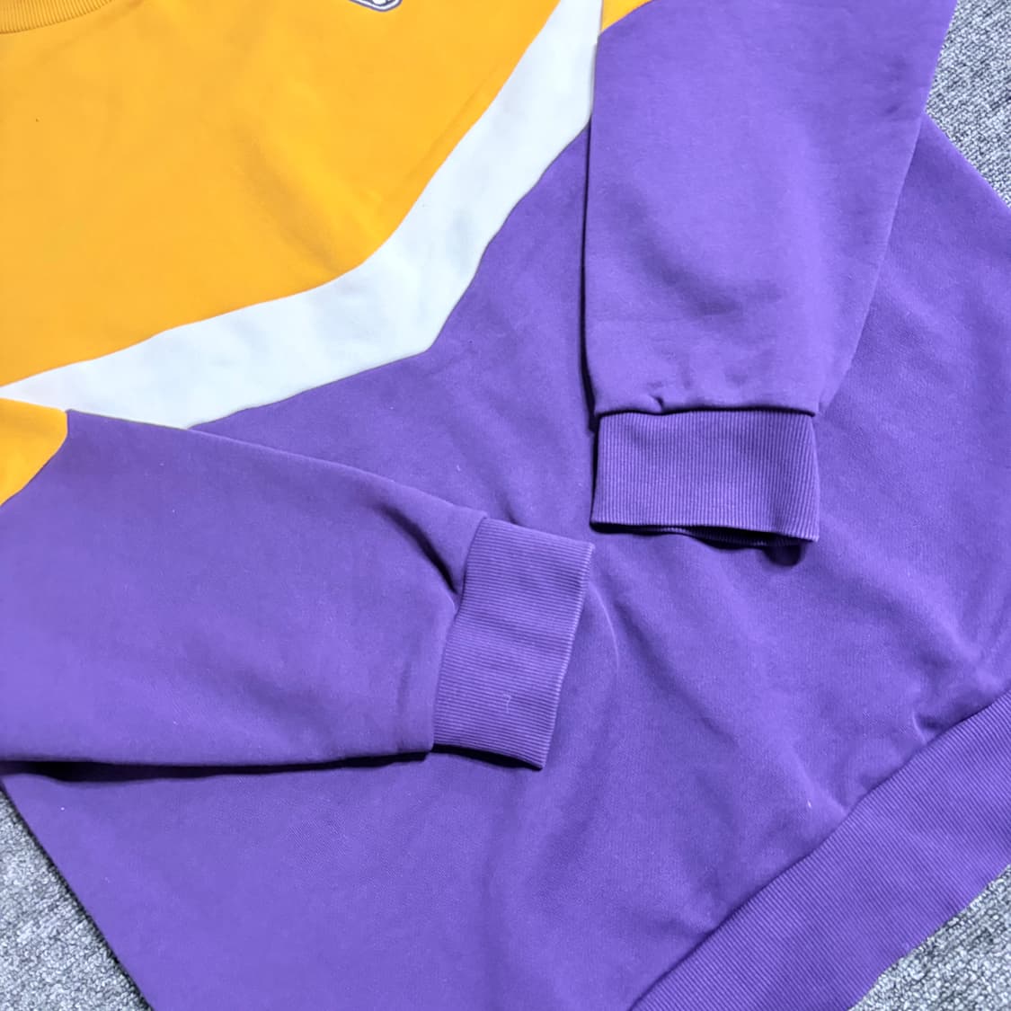 다이나핏 하프솔 맨투맨 상품이미지2