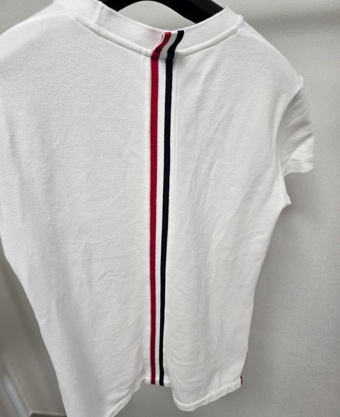 톰브라운 백삼선 여성 반팔 티셔츠 36사이즈 판매 상품이미지2