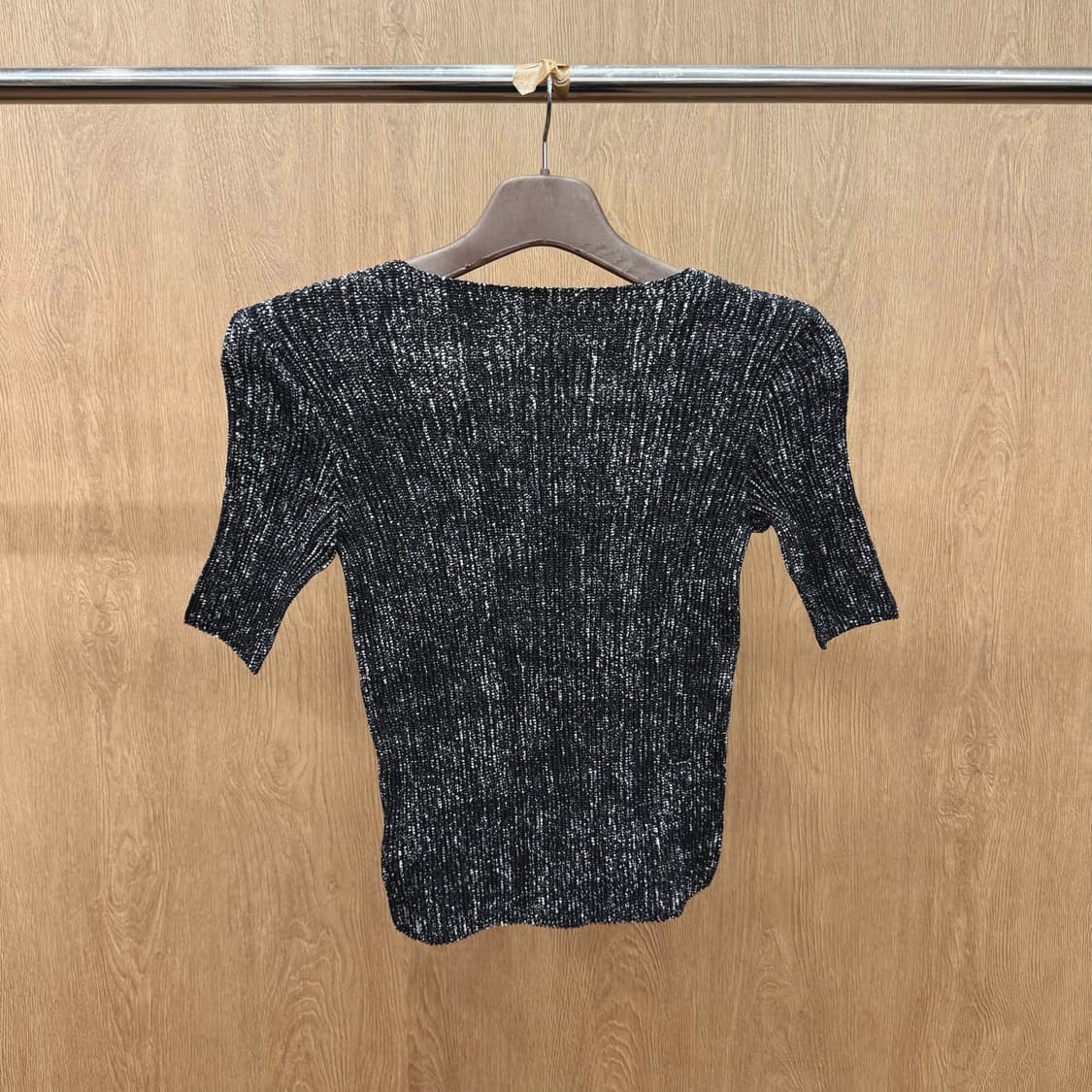 스피치오 골지 반팔 탑 글리터 텍스처 스팽글 장식 디테일 블랙 상품이미지3