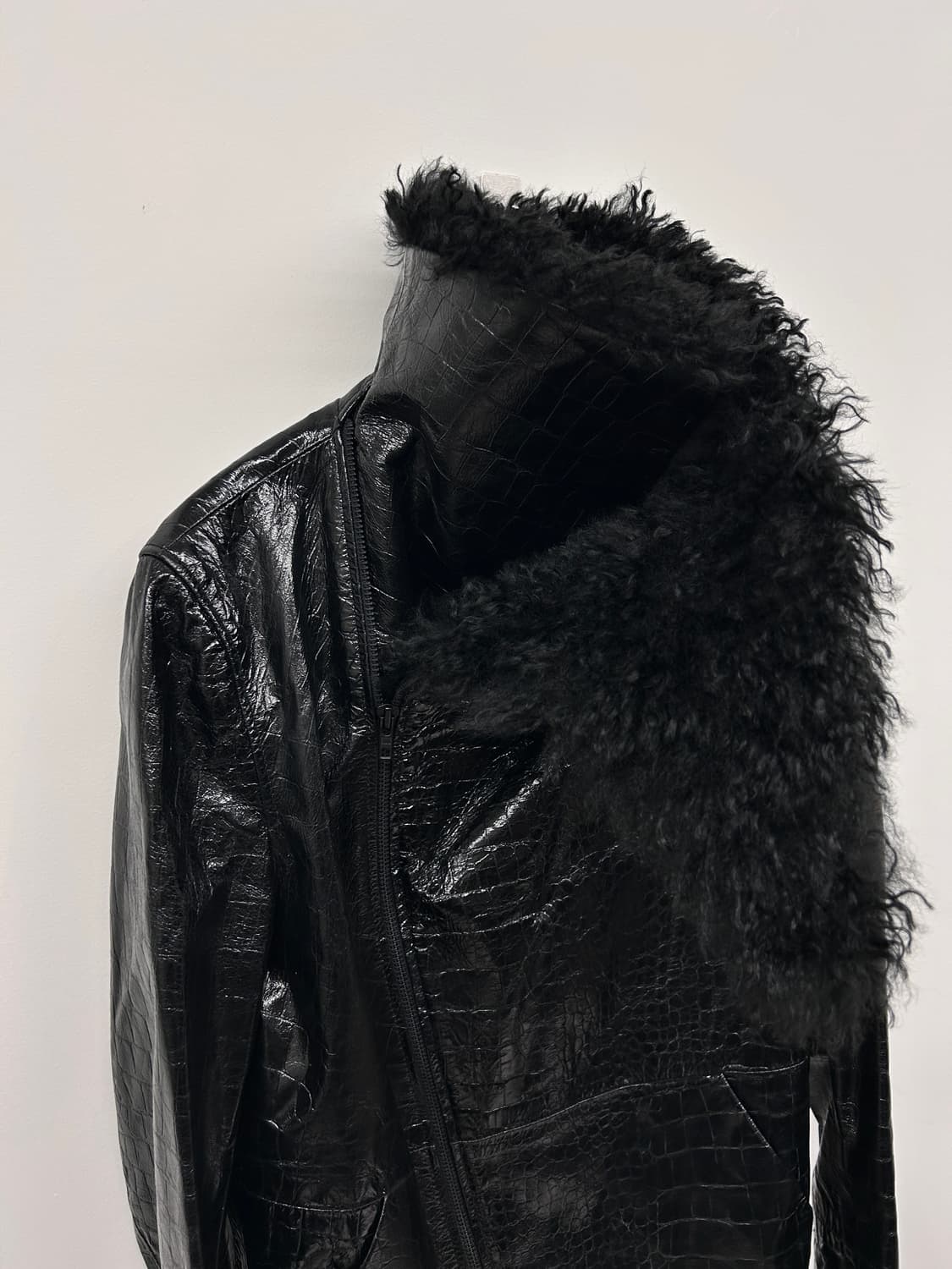 206 옴므 페이던트 크로크 퍼 트림 램스킨 자켓 상품이미지7