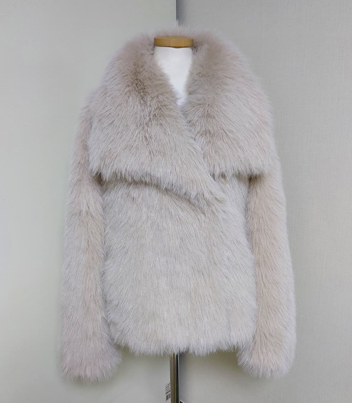 ZARA 페이크퍼 자켓 (L사이즈)

 상품이미지2