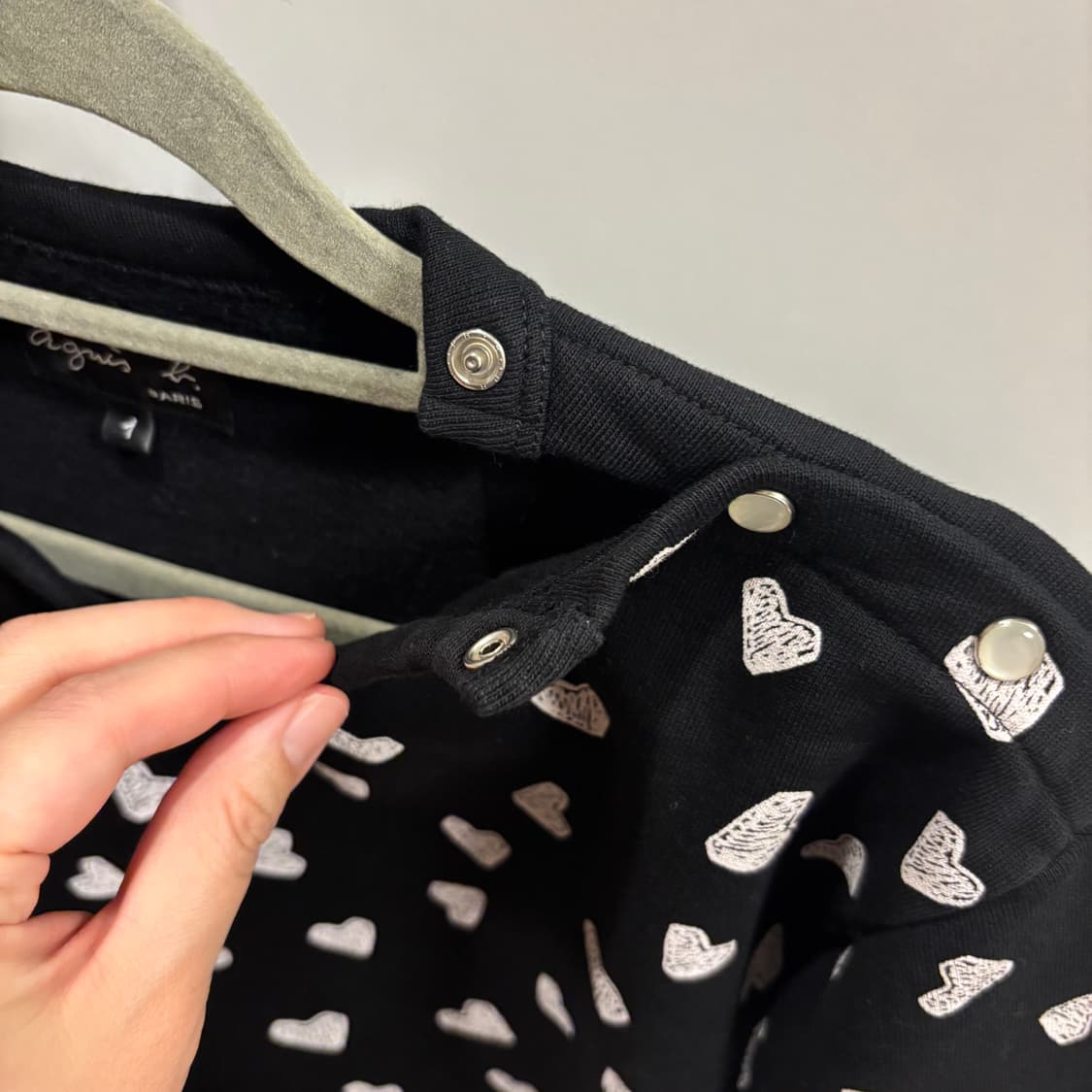 아네스베 agnes b 하트 패턴 디테일 맨투맨 상품이미지5