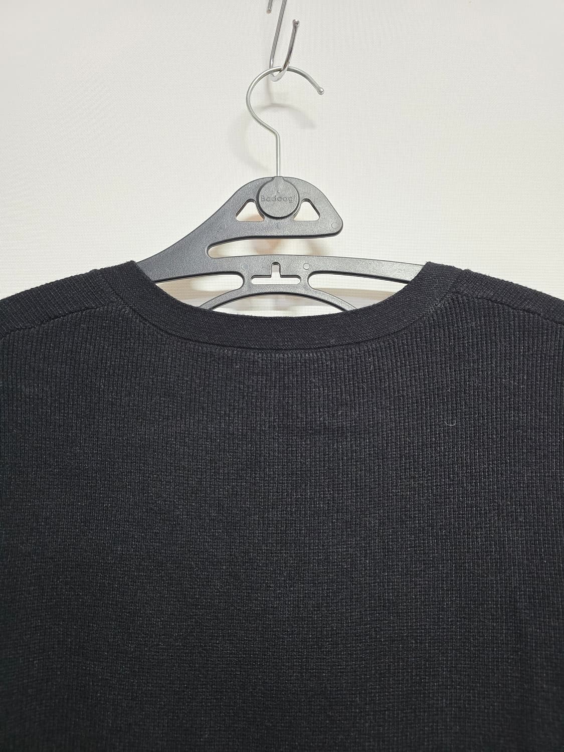 요하넥스 검정색 브이넥 니트 조끼 상품이미지6