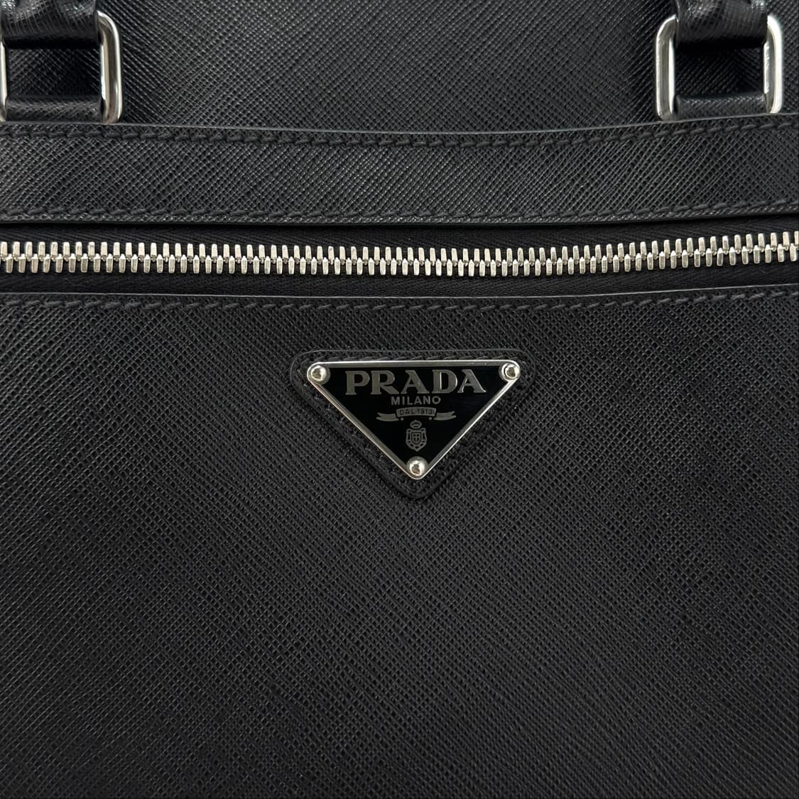 프라다 삼각로고 사피아노 브리프케이스 토트백 블랙 (2VG044) 상품이미지5