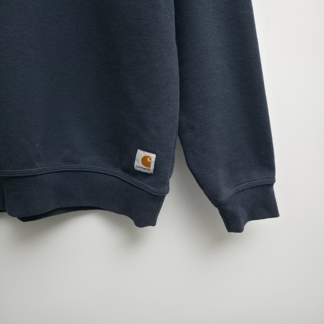 [M] 칼하트 네이비 맨투맨 상품이미지4